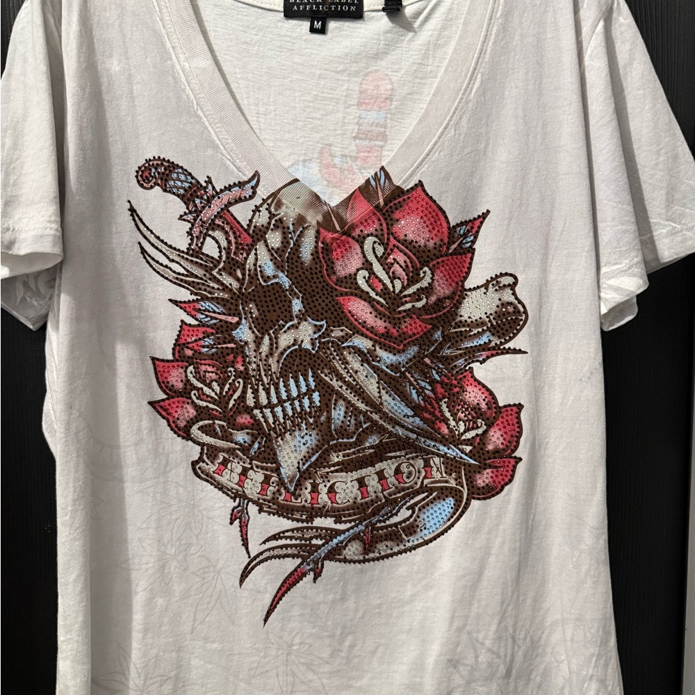 Affliction Black Label Women’s V-neck Tee - Medium - NWOT